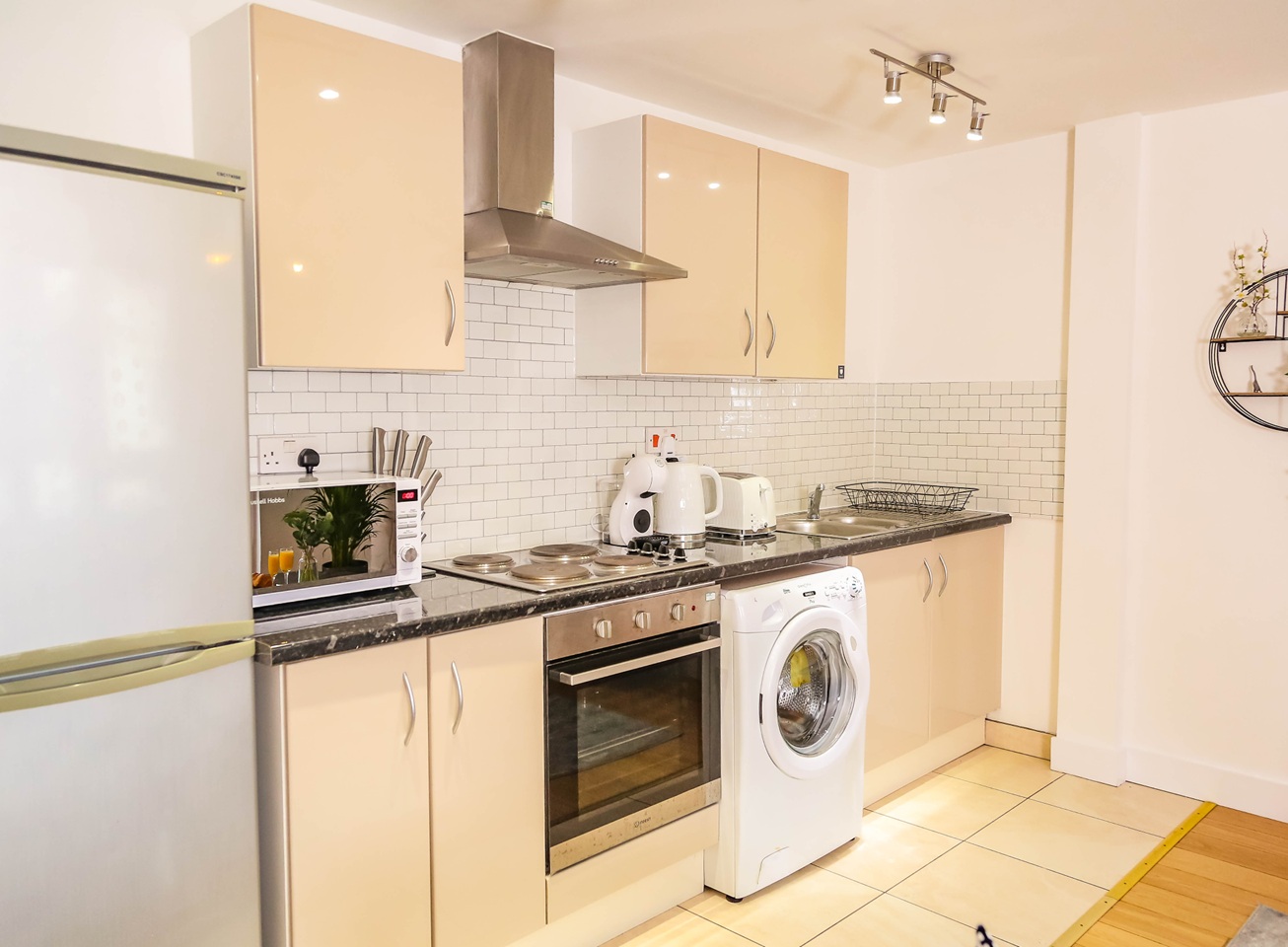 2 Bed Flat, Tib St, M4 photo 3