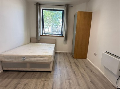 Studio Flat, Manchester Road, E14
