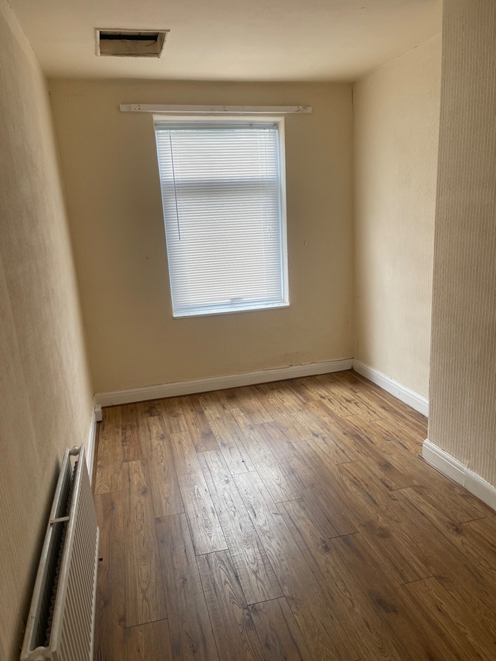2 Bed Flat, Chapeltown, S35 photo 4