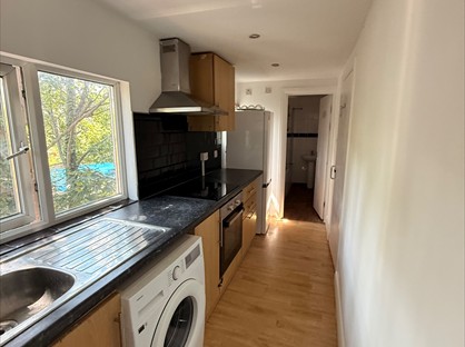 2 Bed Flat, Hanworth Road, TW4