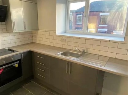 2 Bed Flat, Chadderton, OL9