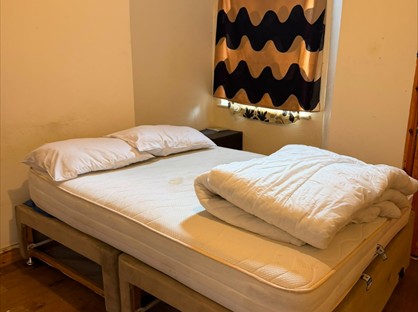 Room in a Shared House, Greenhill Road, M8