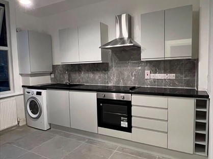 2 Bed Terraced House, Sandrock Road, SE13