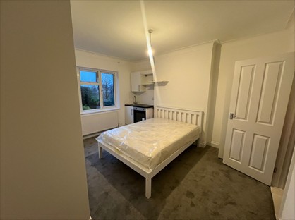 Studio Flat, Lichfield Grove, N3