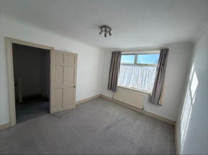 Room in a Shared House, Brook Road, IG2