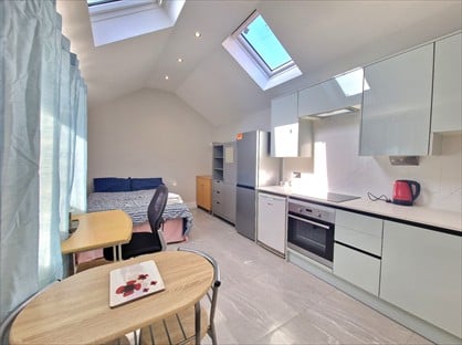 Studio Flat, Red Hill Close, CB22