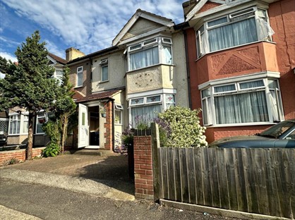 4 Bed Terraced House, Surrey Road, RM10