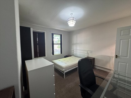 Room in a Shared House, Western Road, S10