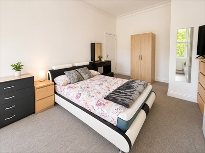 Studio Flat, Station Road, NW4