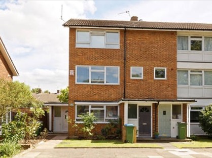 2 Bed Flat, Courtlands Avenue, SE12