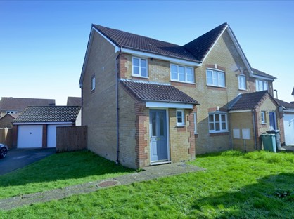 3 Bed Semi-Detached House, Seaview Road, PO31