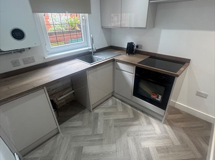 1 Bed Flat, Len Cox Walk, M4