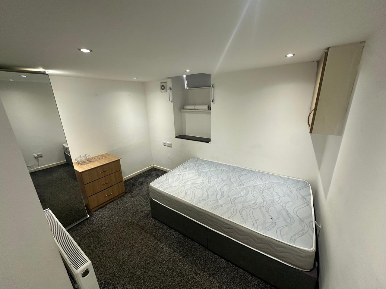 Room in a Shared House, Welton Mount, LS6 photo 2