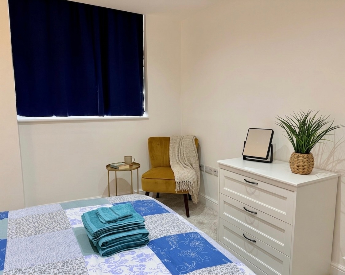 1 Bed Flat, York Towers, LS9 photo 3