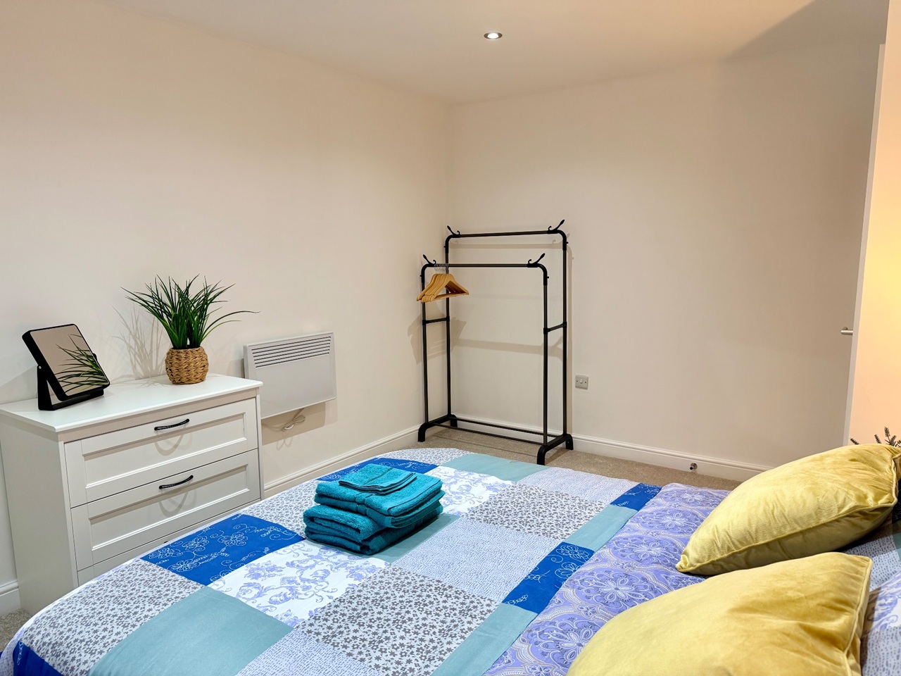 1 Bed Flat, York Towers, LS9 photo 4