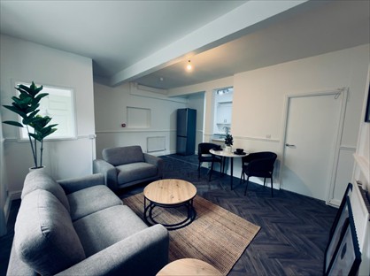 1 Bed Flat, Queen St, CH1