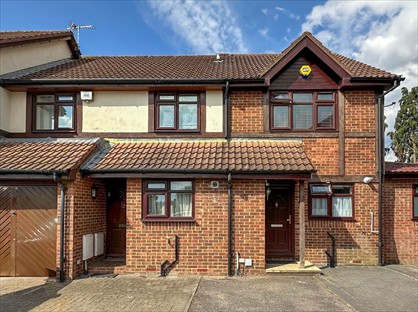 4 Bed Terraced House, Regents Close, UB4