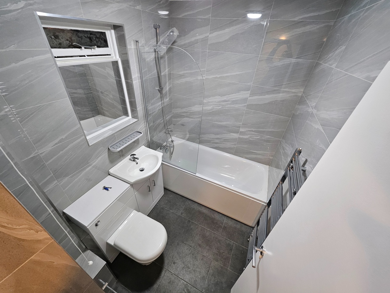1 Bed Flat, Cooper Close, SE1, N1 7GU photo 4
