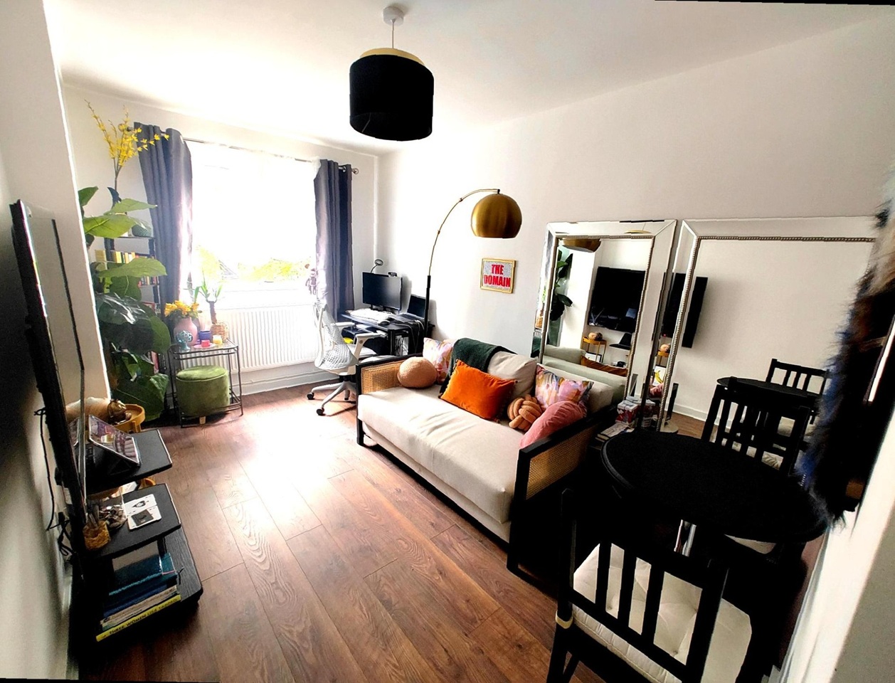 1 Bed Flat, Cooper Close, SE1, N1 7GU