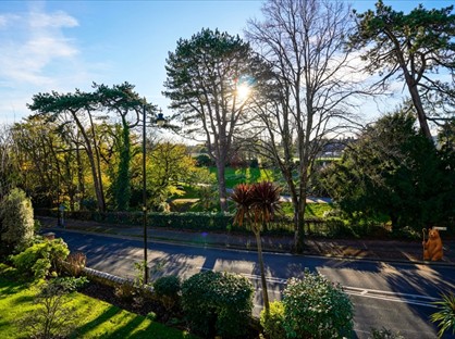 2 Bed Flat, Beach Road, CF64