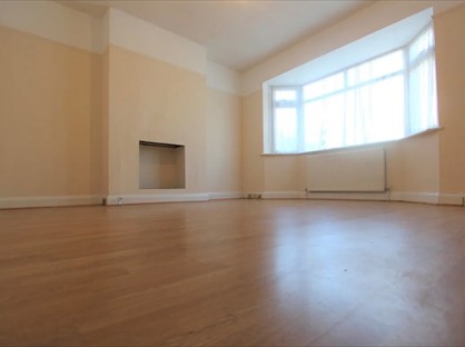 1 Bed Flat, Beresford Gardens, EN1