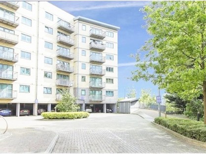 2 Bed Flat, Baron House, SW19