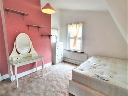 Room in a Shared Flat, Franciscan Road, SW17
