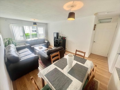 2 bed flat/apartment for rent in 2 Bed Flat, Pembroke, G74