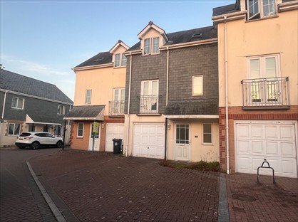 3 Bed Terraced House, The Square, TR2