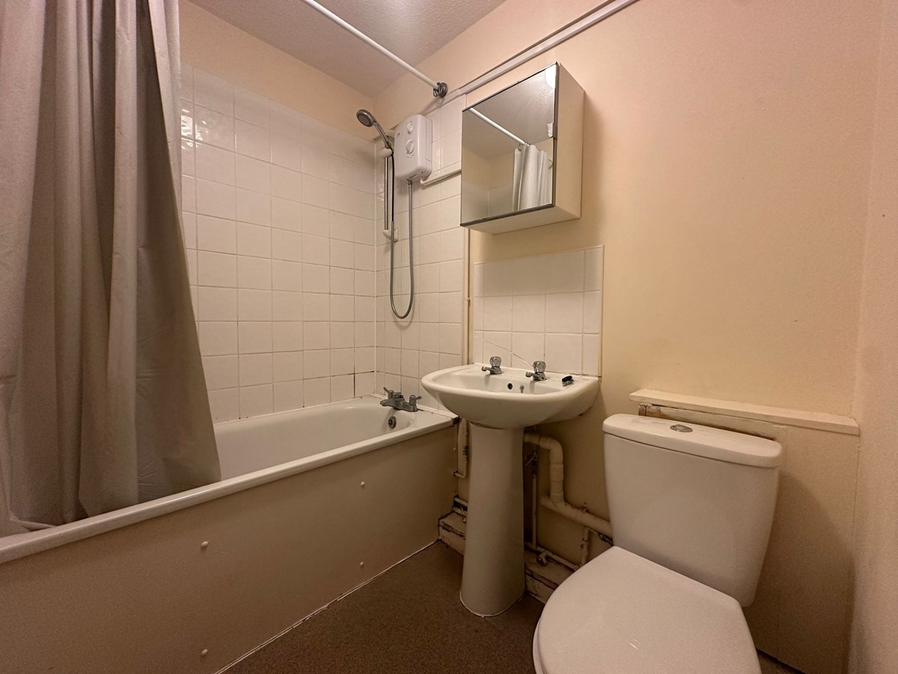 Studio Flat, Meredith St, EC1R photo 5