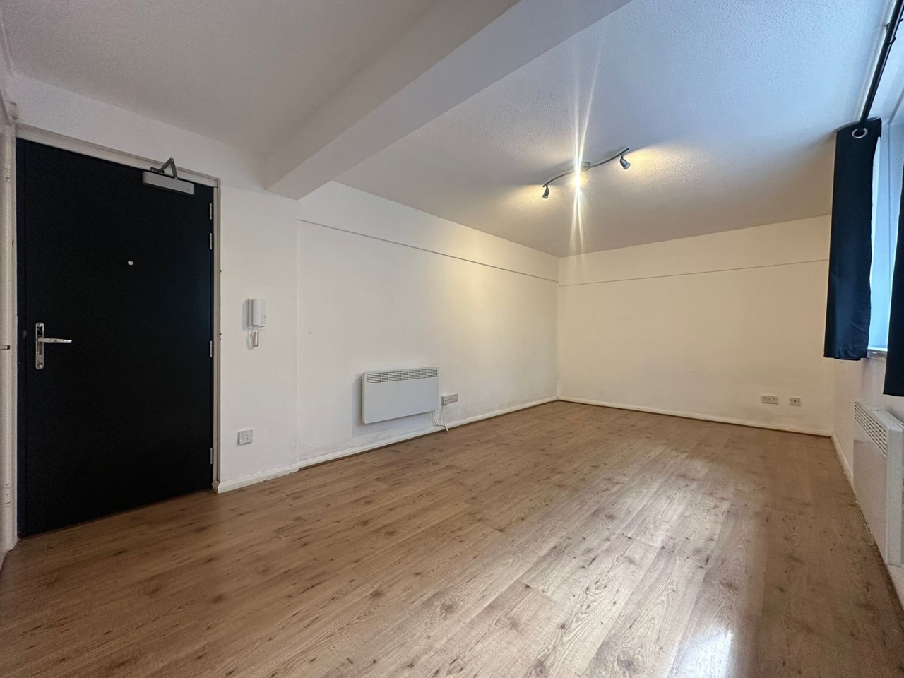 Studio Flat, Meredith St, EC1R photo 2
