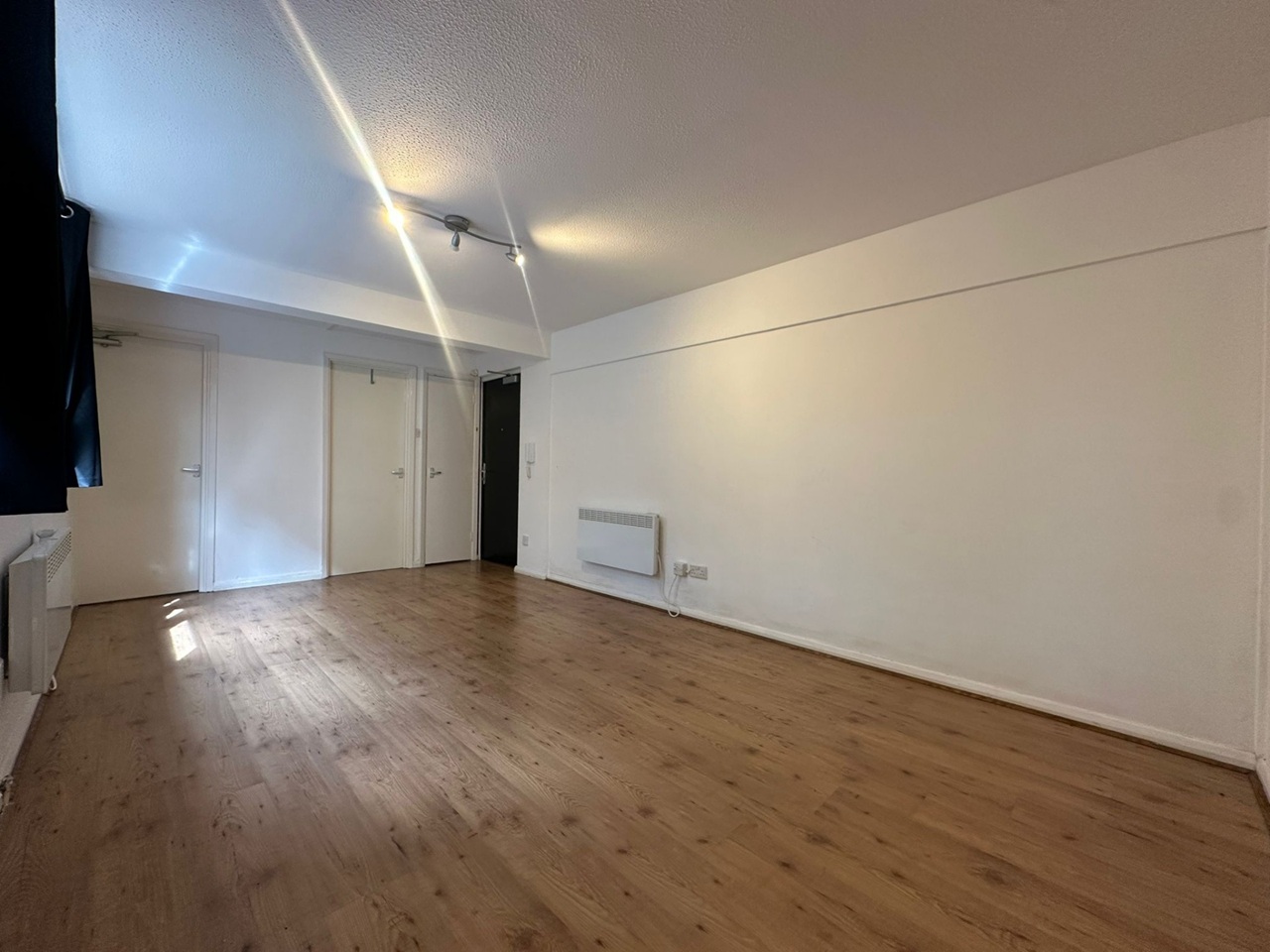 Studio Flat, Meredith St, EC1R photo 3