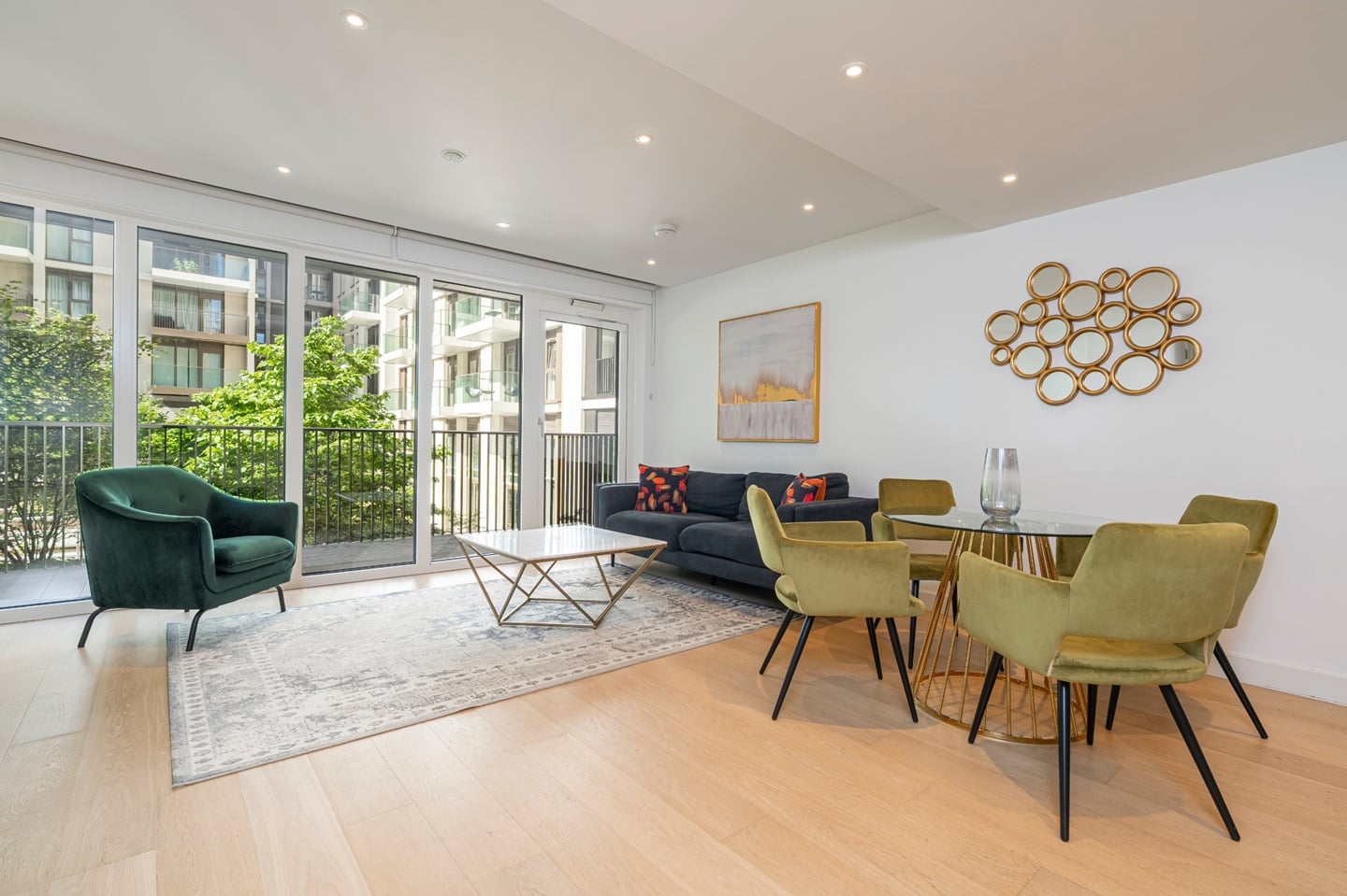 1 Bed Flat, Fountain Park Way, W12