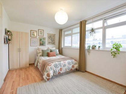 Room in a Shared Flat, Spacious  Double Room In Old Street/, N1