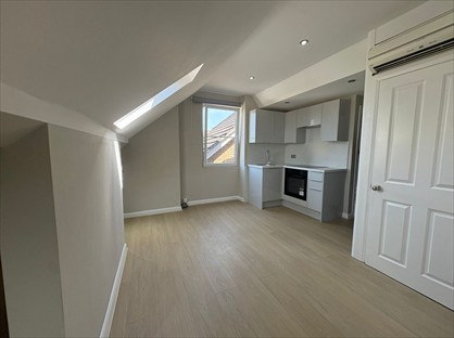 Studio Flat, Waddon New Road, CR0