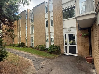 2 Bed Flat, Winchester Close, EN1