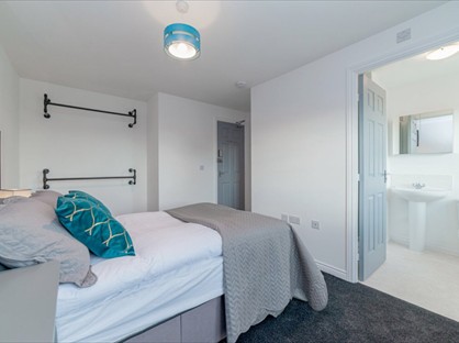 Room in a Shared House, Otter Close, GU12