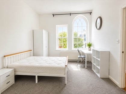 2 Bed Flat, Bellhanger Court, BA1