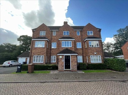 2 Bed Flat, Dickens Heath, B90