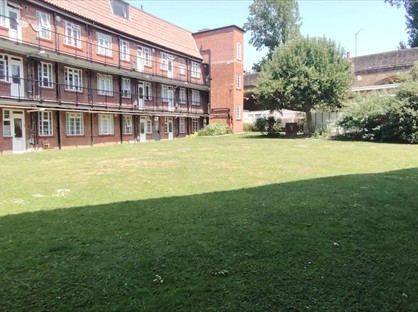2 Bed Flat, Clive Lodge, NW4