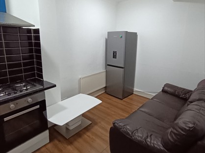 2 Bed Detached House, Portland Road, SE25