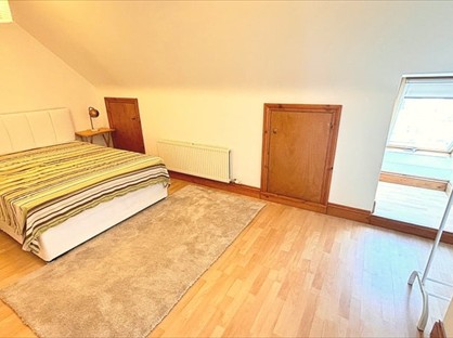 4 Bed Semi-Detached House, East Avenue, UB3