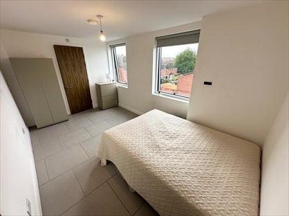 Room in a Shared Flat, St. Rule Street, SW8