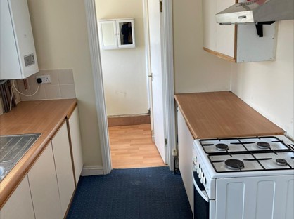 Studio Flat, Canterbury Avenue, SL2