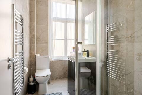 1 Bed Flat, Harcourt St, W1H photo 3