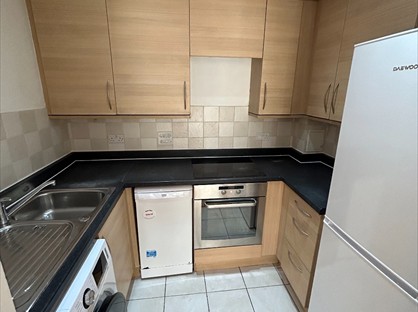 2 Bed Flat, Berberis House, TW13