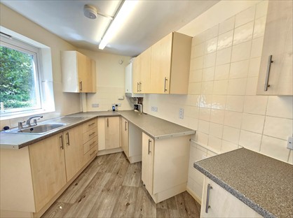 2 Bed Flat, Quinneys, GU14