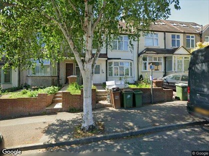 Studio Flat, Benhill Road, SM1