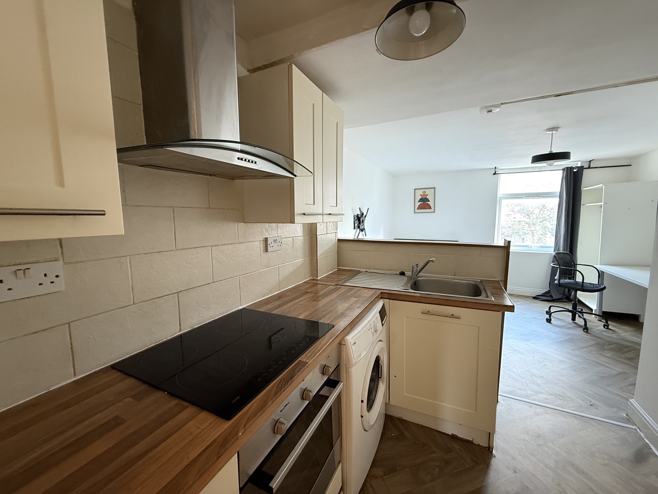 1 Bed Flat, Humberstone Gate, LE1 photo 3