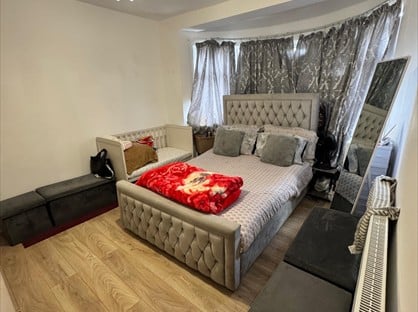 2 Bed Flat, Tylehurst Gardens, IG1